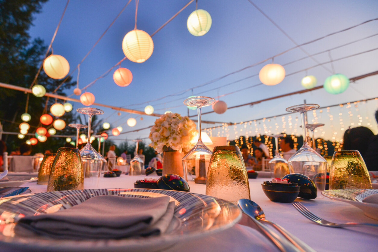 Gartenhochzeit Beleuchtung